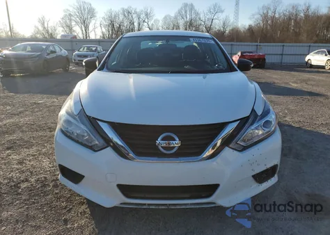2016 Nissan Altima 2.5 z USA, uszkodzony, nr VIN 1N4AL3AP0GN375821